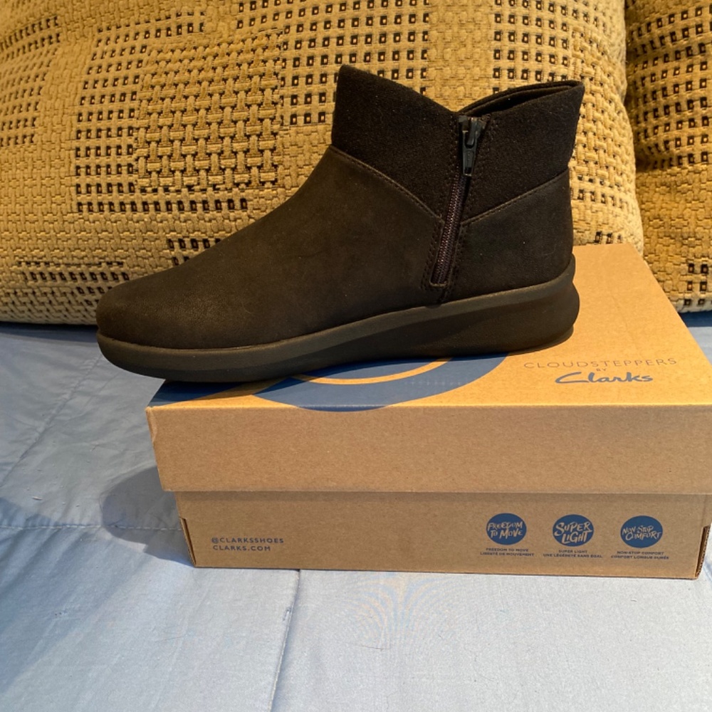 Clarks Cloudsteppers Black Boots 8 - image 2